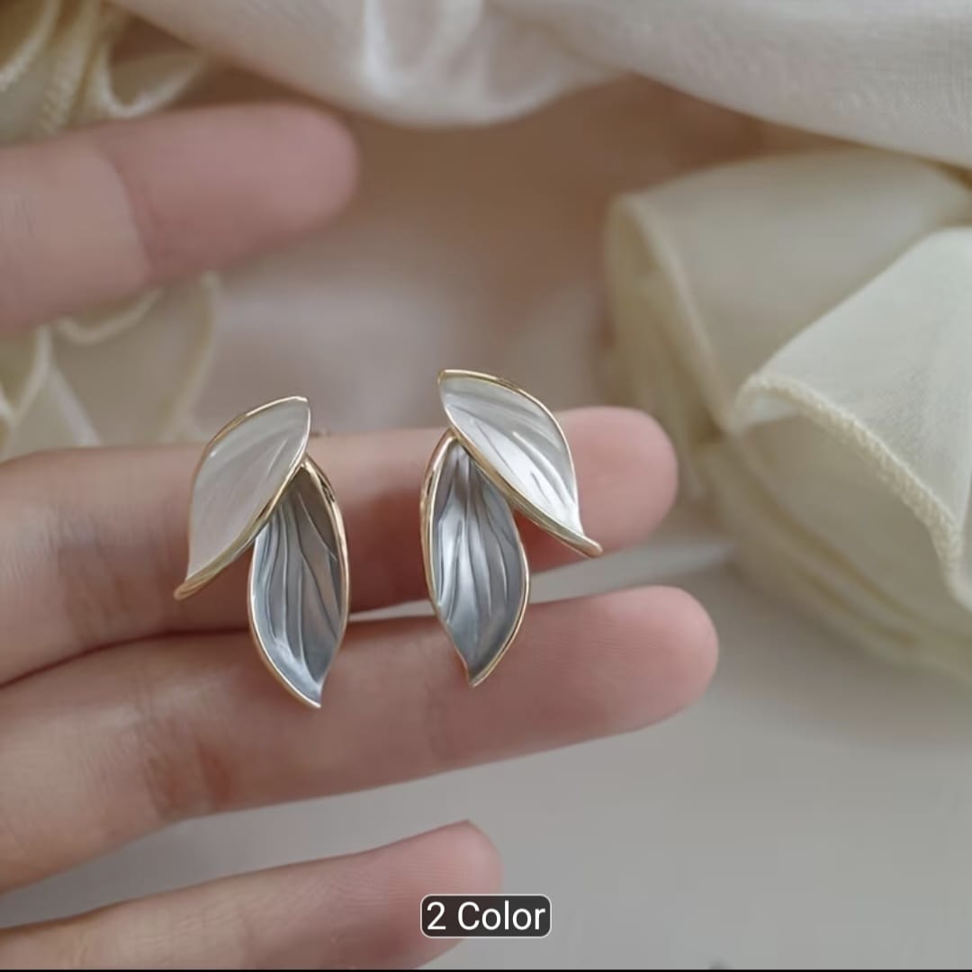 Elegant Two-Tone Leaf Drop Earrings – Nature Inspired Gold & Silver Statement Earrings for Women