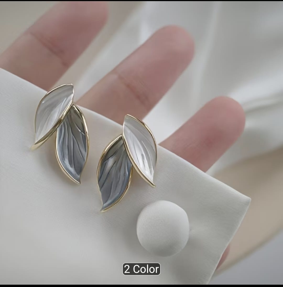 Elegant Two-Tone Leaf Drop Earrings – Nature Inspired Gold & Silver Statement Earrings for Women