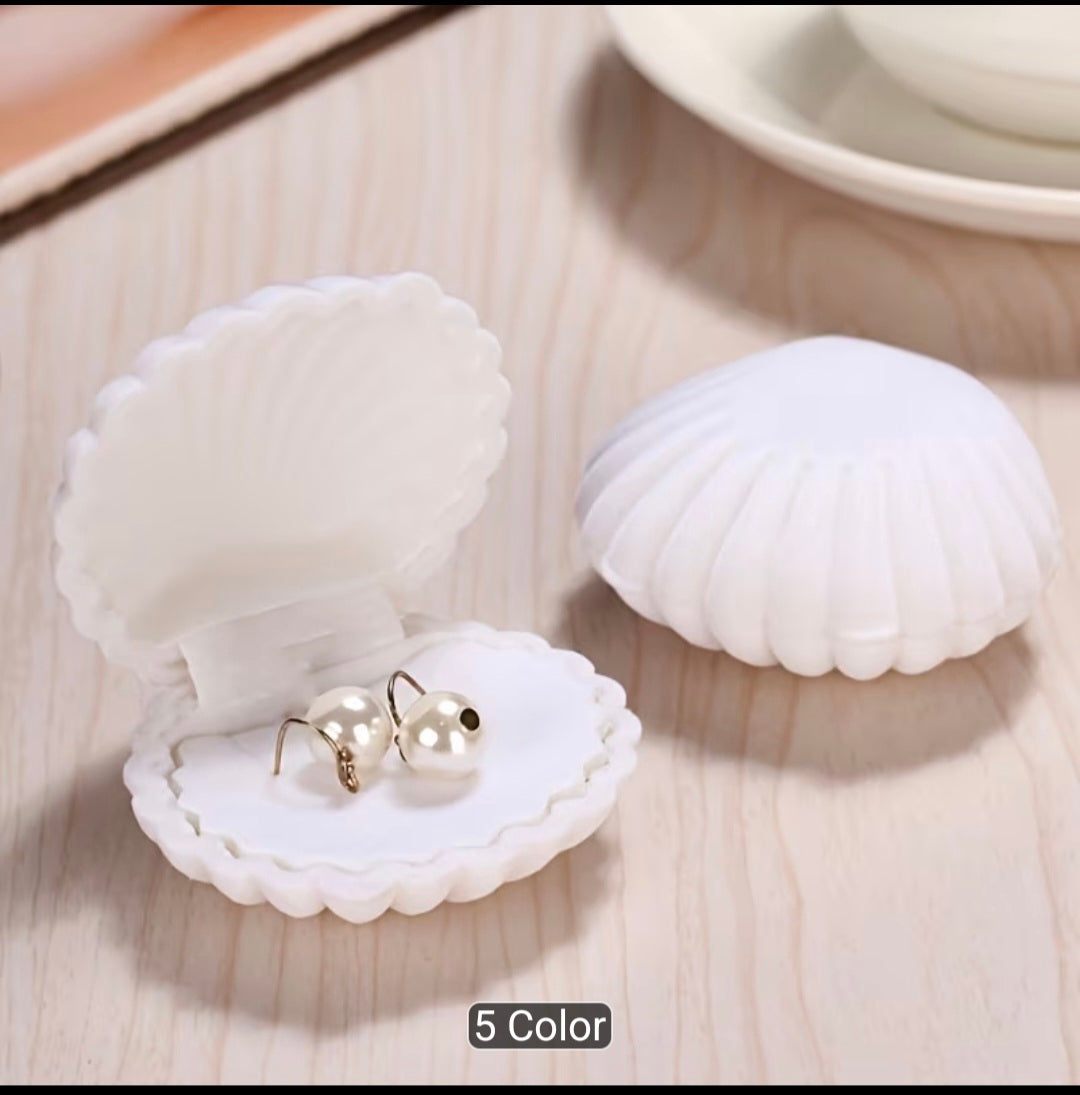 Seashell Velvet Jewelry Gift Box – Elegant Ring & Keepsake Storage Case